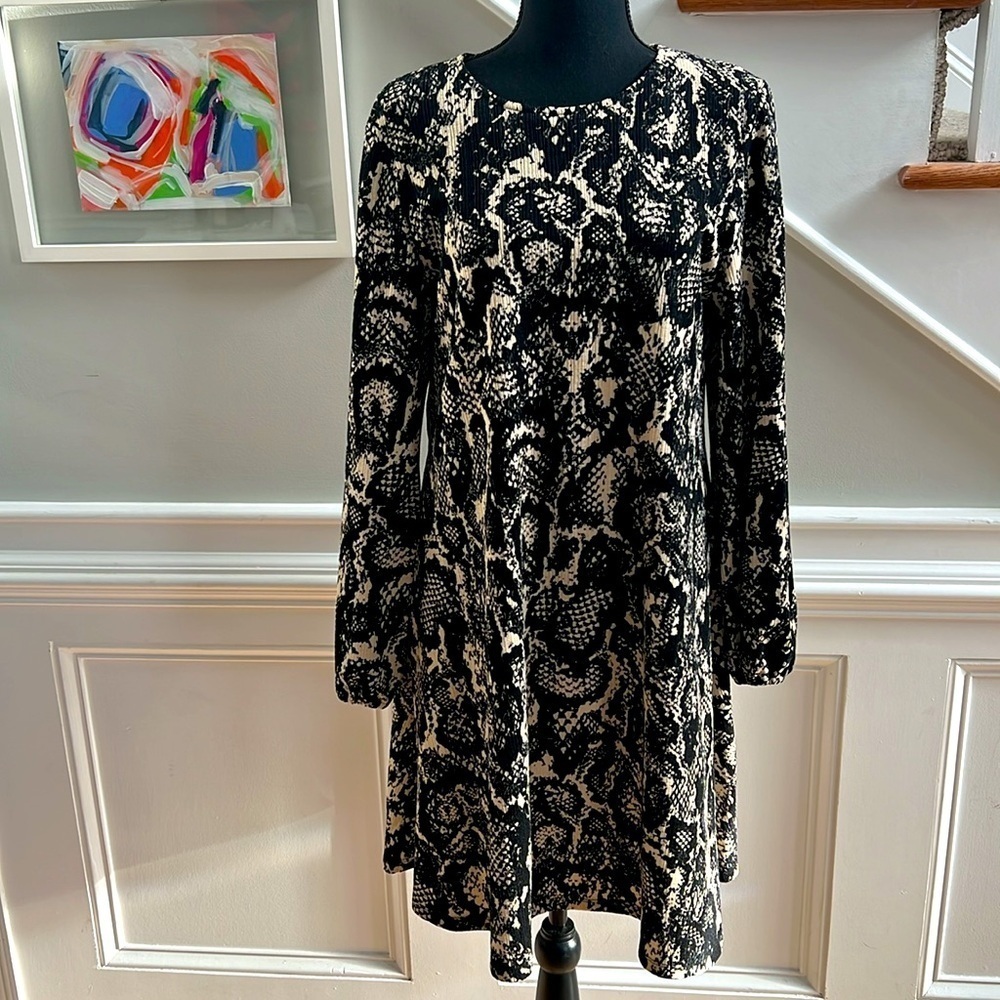 NINE WEST - SNAKE PRINT CREAM AND BLACK DRESS - SIZE 10